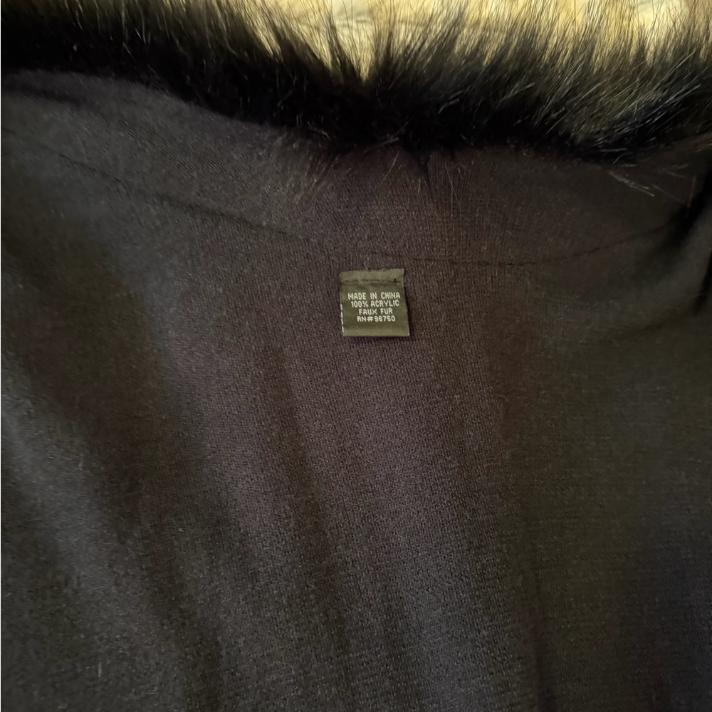 Black Faux-Fur Trim Women's Sweater Cape - Picture 3 of 3